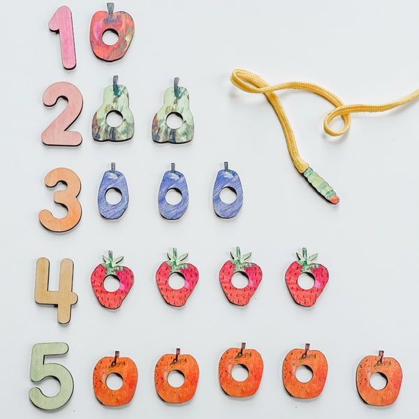 The Very Hungry Caterpillar Lacing Toy 好餓的毛毛蟲穿線木製玩具
